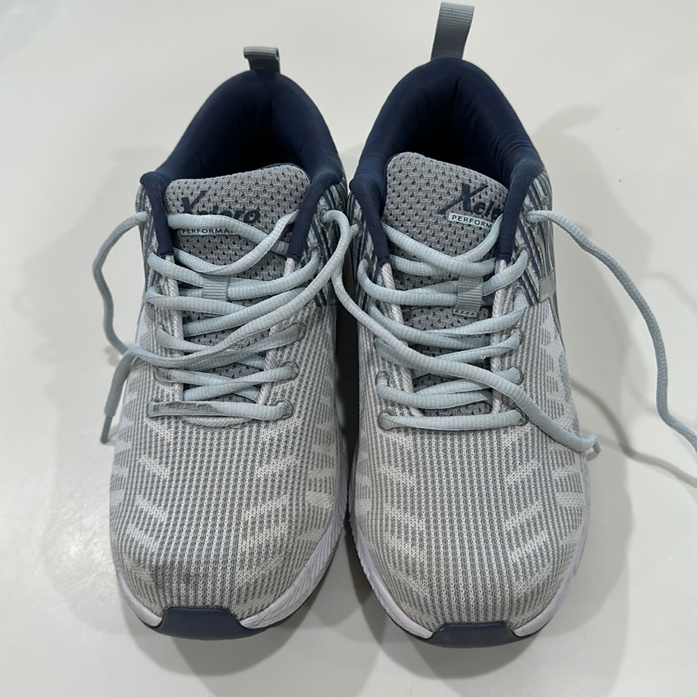 XeleroSteadfast Orthopedic Walking and running Sneakers